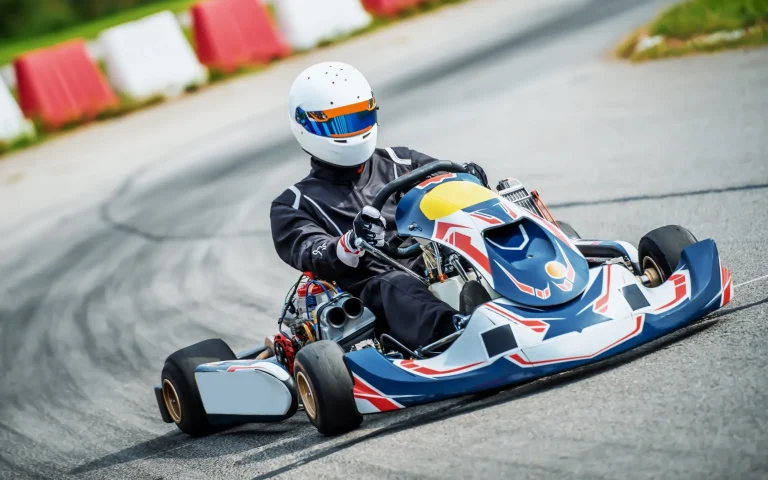 Courses de karts et sports mécaniques